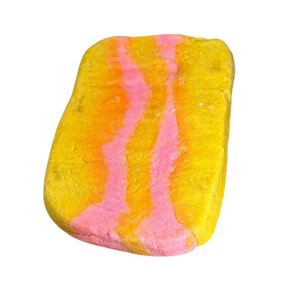 Lush x Beetlejuice Never Trust the Living Bubble Bath Bar Grapefruit Davana NWT - Picture 3 of 9